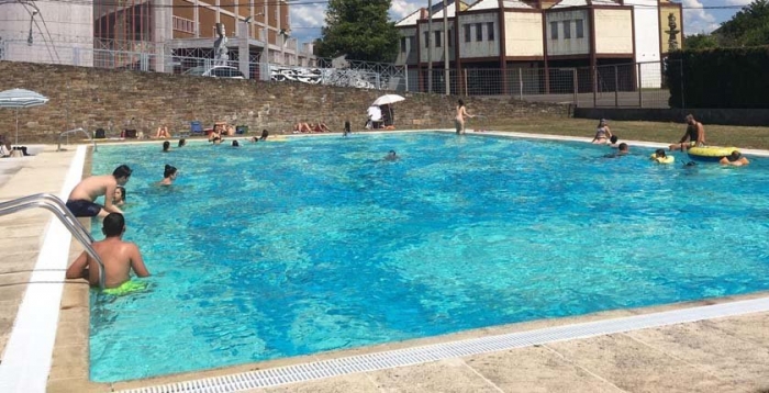 9.000 usuarios utilizaron a piscina das Cermicas do Castro este vern