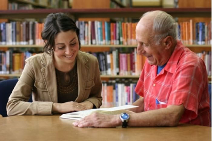 Benestar programa un curso de alfabetizacin para persoas adultas