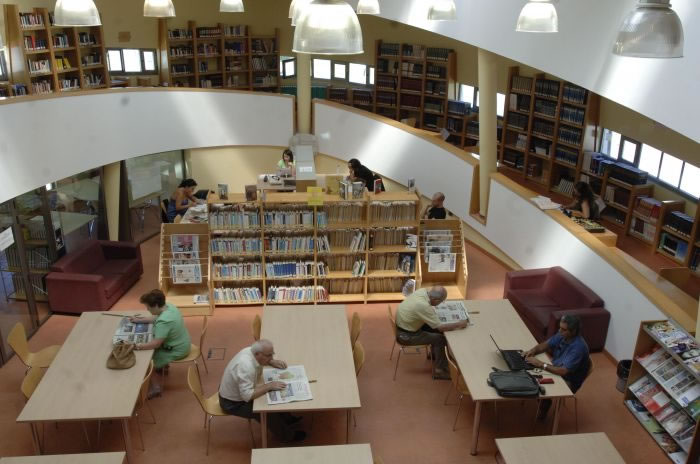 Cultura amplia o horario da Biblioteca grazas ao proxecto Aulas de Verán 2016