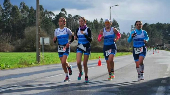 Deportes potencia o Triatln de adultos en Sada