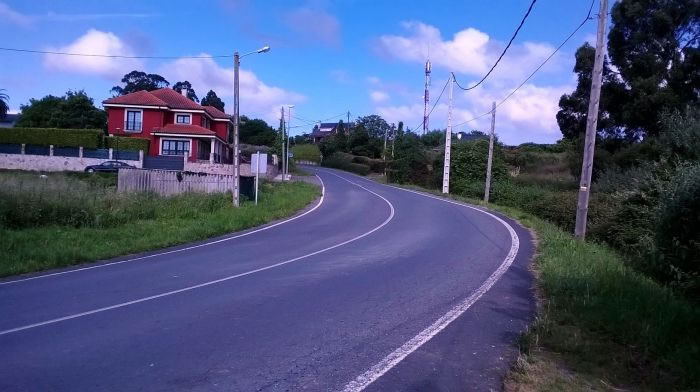 Fontn contar cunha senda peonil e unha senda bici