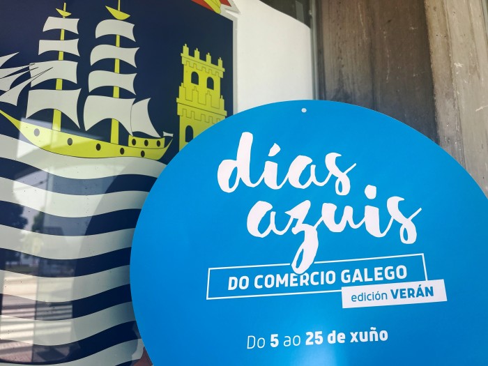 A  Concellera de Cultura, Comercio e Turismo de Sada anima aos comerciantes a sumarse aos Das Azuis do Comercio Galego