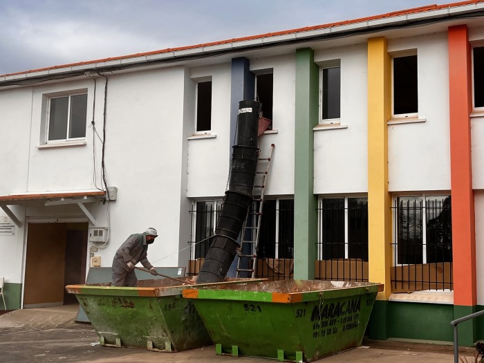 Comeza a reforma da antiga Escola de Carnoedo