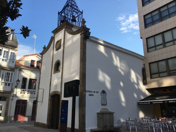 A Capela de San Roque reabre as sus portas logo das obra de reforma na fachada e interior