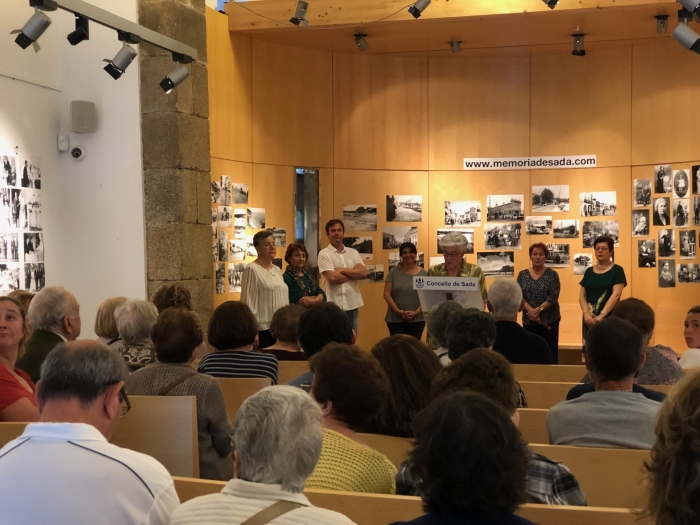 Memoria de Sada muestra en la Capilla de San Roque cientos de fotografas de la vida del municipio