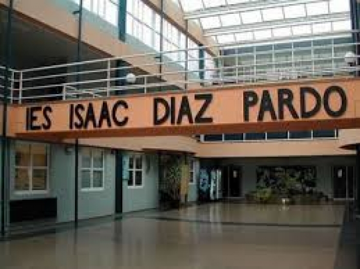 Prazas libres para adultos no IES Isaac Daz Pardo para os estudos de graduado en ESO