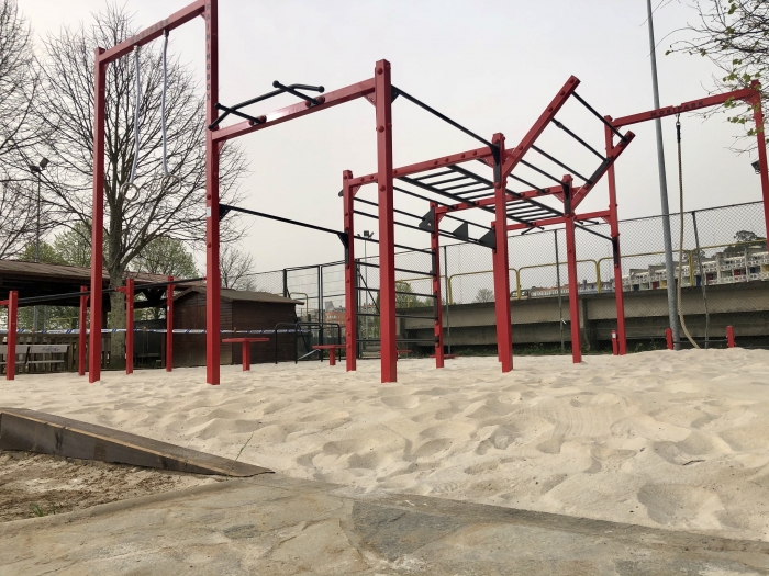 Sada abre una instalacin de calistenia en el Paseo Martimo